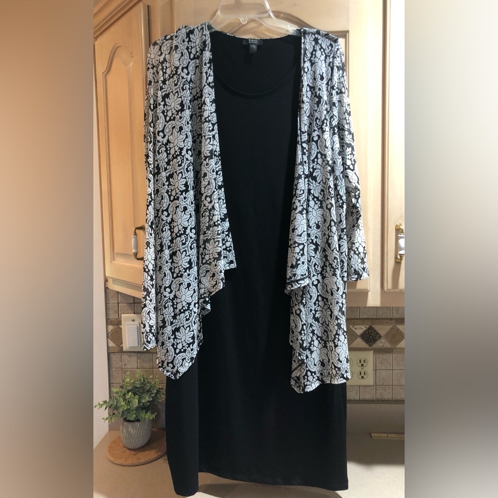 Makenzie & James Black and White Women's Dress Sz. XL